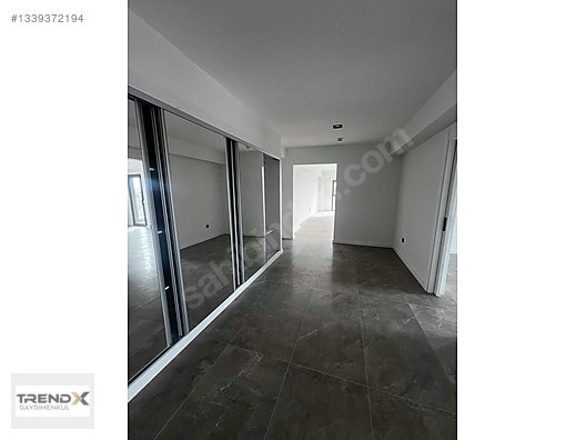 Başakport'ta Muhteşem 5+1 Daire: 303m², 6. Kat, Metroya Yakın
